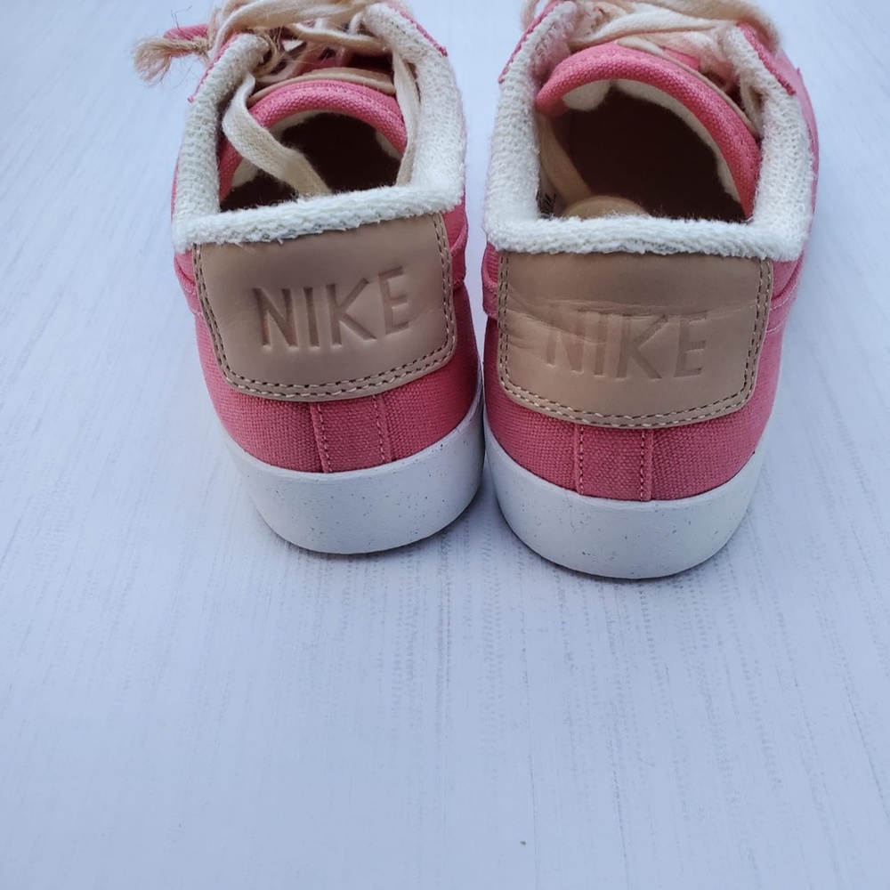 WOMEN'S NIKE BLAZER LOW LX CASUAL SHOES - Picture 5 of 10